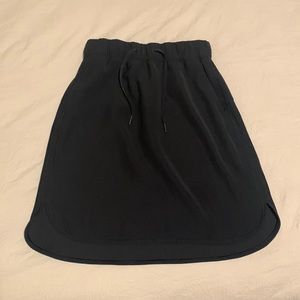 Lululemon On the Fly Skirt Black Size 4